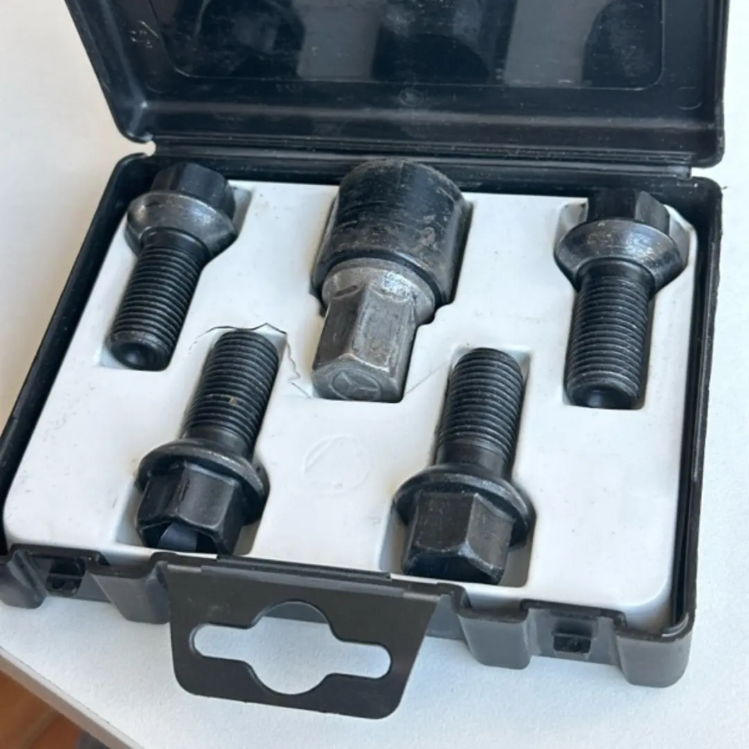 Mercedes-Benz Wheel Locks Set B66470155 7B53ebfa 1