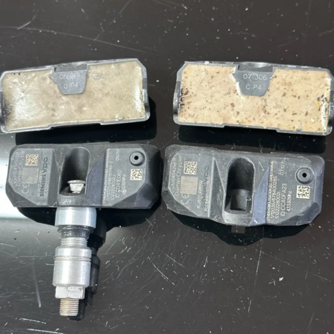 Set Of 2 Mercedes-Benz Tpms Sensor A0045429818 Cb10f2d5 1