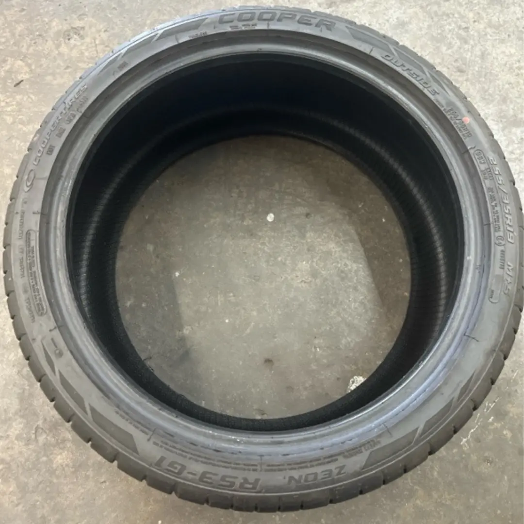 Cooper Zeon Rs3-G1 Size 255/35/19 1