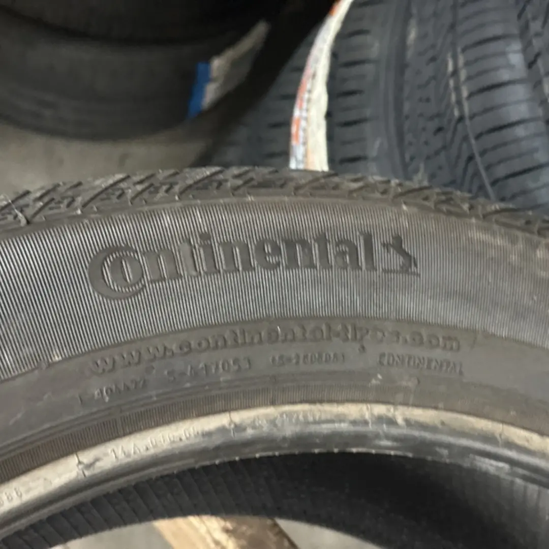 Continental Cross Contact Lx Sport 275/45/21 Tire 897390D9 1