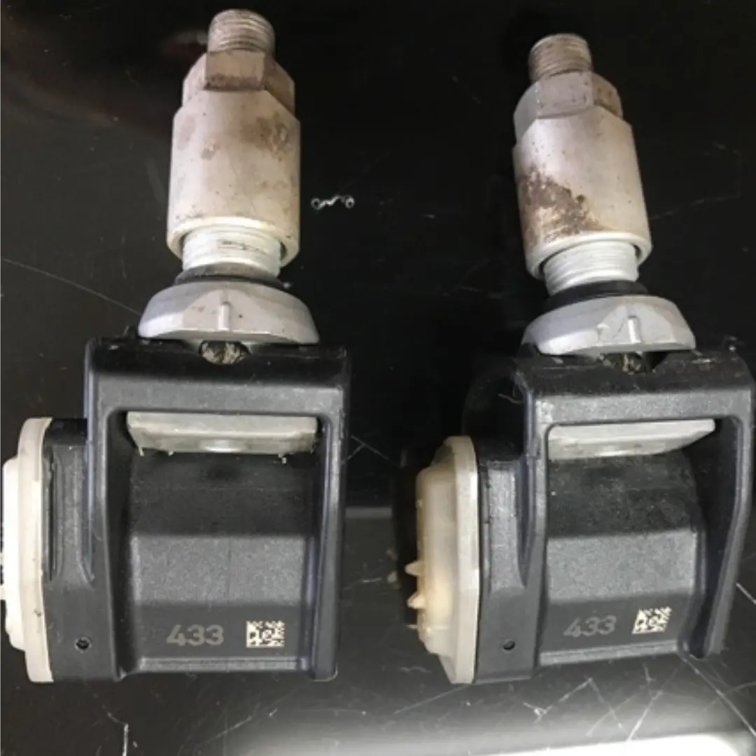 Set Of 2 Bmw Tire Pressure Monitoring Systems Tpms 433 Mhz A0009052102 C180d1ee 1