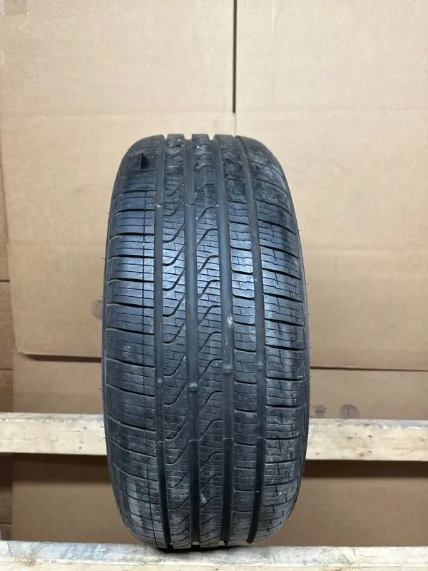 Tire Pirelli Cinturato P7 All Season Size 225/40/18 1