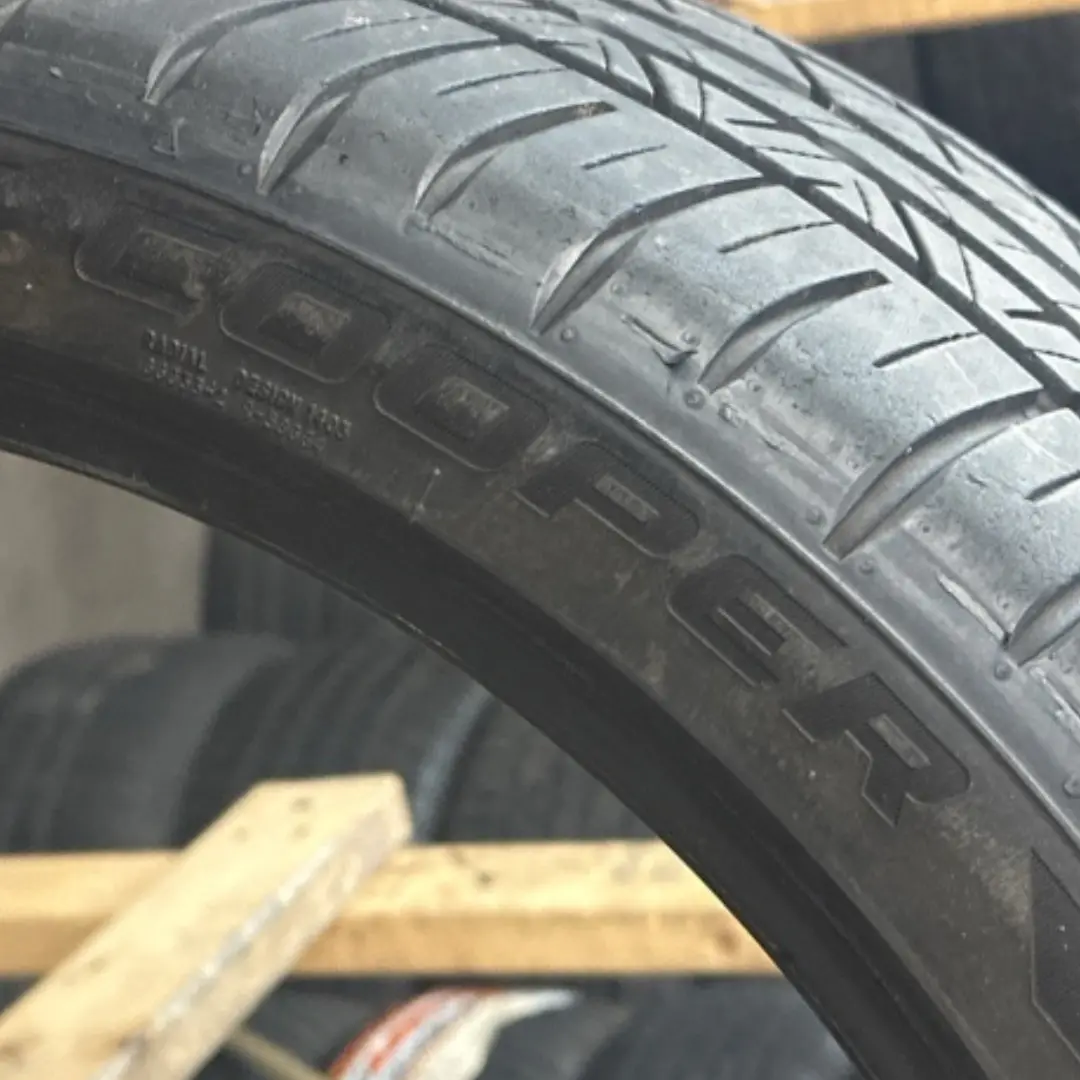 Cooper Zeon Rs3-G1 255/35/19 Tire F0caa666 1