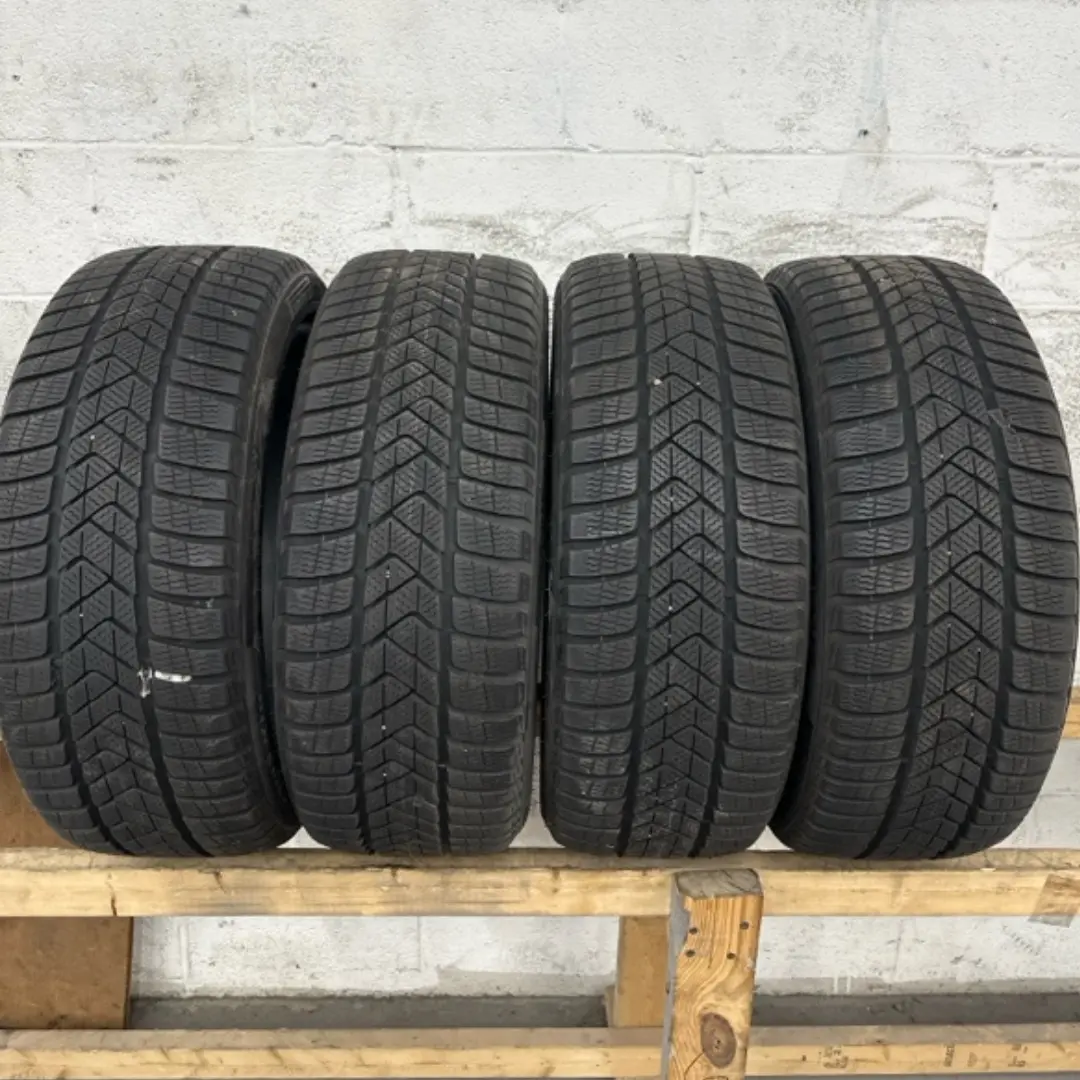 Set Of 3 Pirelli Sottozero 3 Size 225/45/18 1