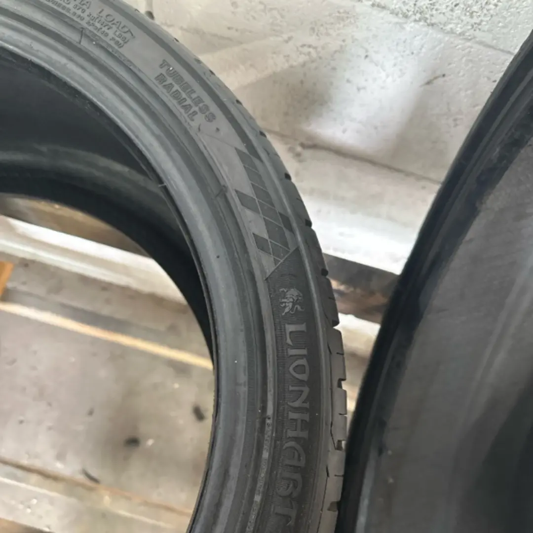 Set Of 2 Lionhart 255/35/18 Tires 8233Bc54 1
