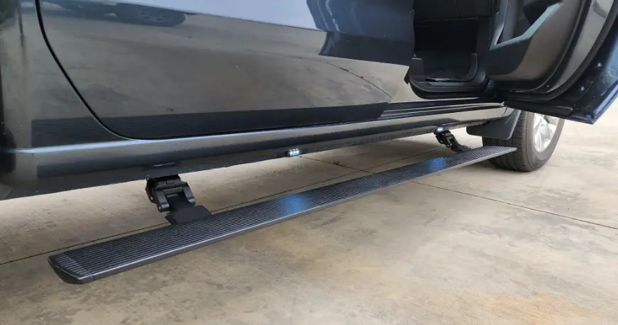 2019-2024 Chevrolet Silverado/Gmc Sierra 1500/2500/3500 Crew Cab E-Power Board Steps 1