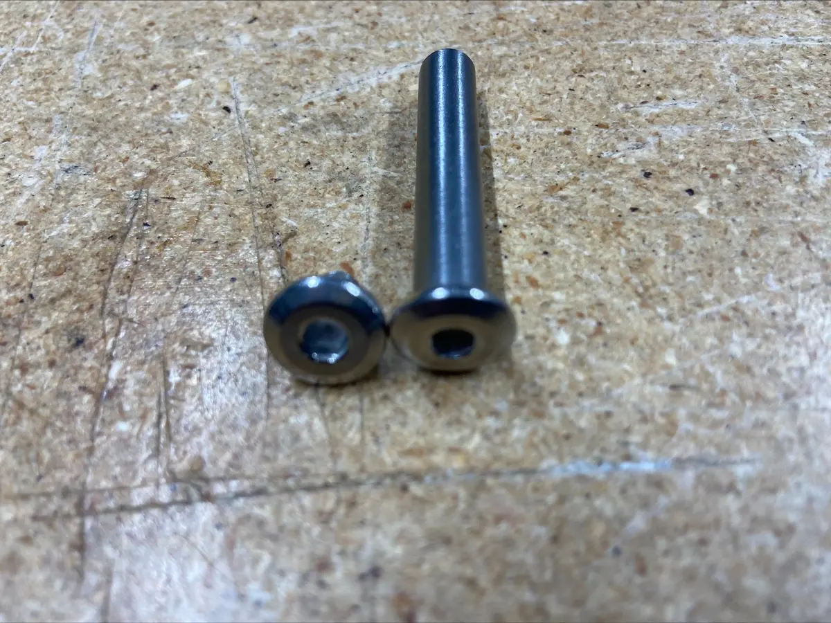 Top Pair-Screw For Horizon Rear Suspension 1