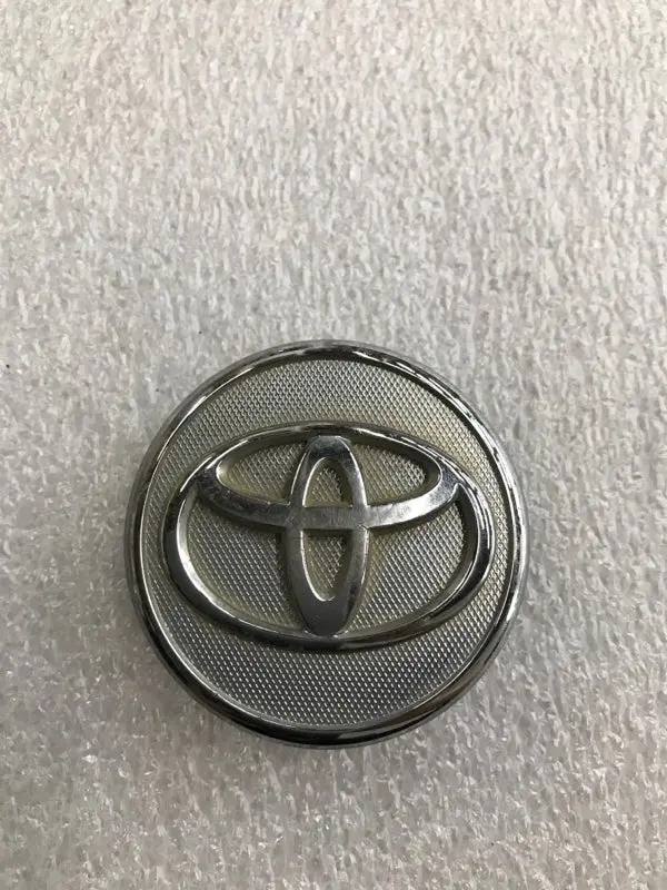 Toyota Genuine Oem Wheel Center Hub Cap Chrome 9E39d2dc 1