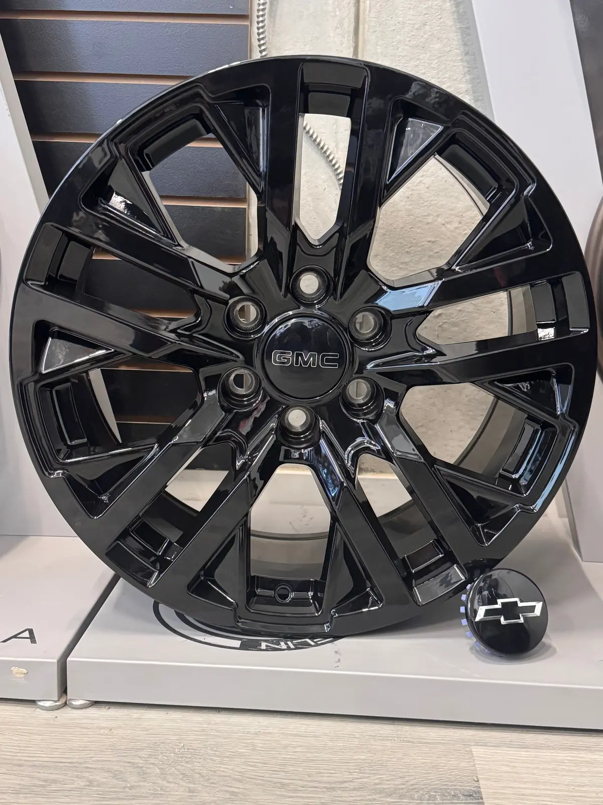 Oem Gmc Sierra/Chevy Silverado 328 Reps Gloss Black 20X9 +28 6X139.7 77.8 1