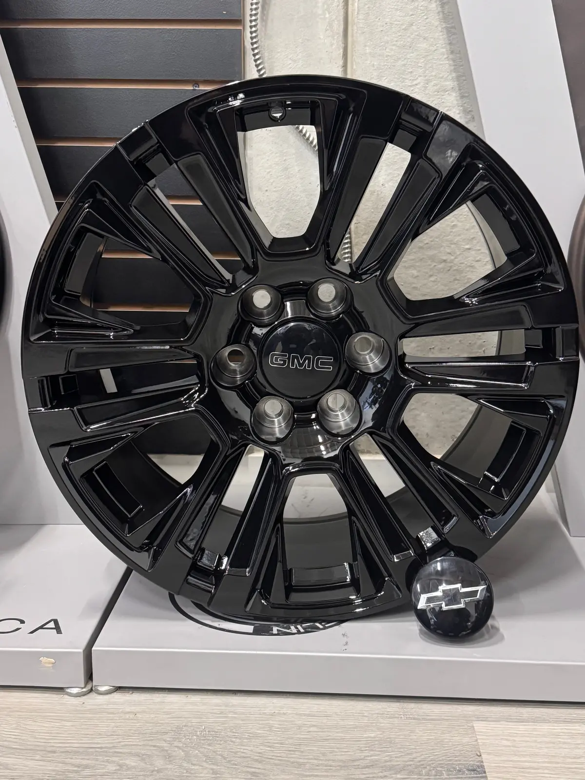 Oem Style Gmc/Chevy/Cadillac 216 Reps Gloss Black 20X9 +24 6X139.7 77.8 1