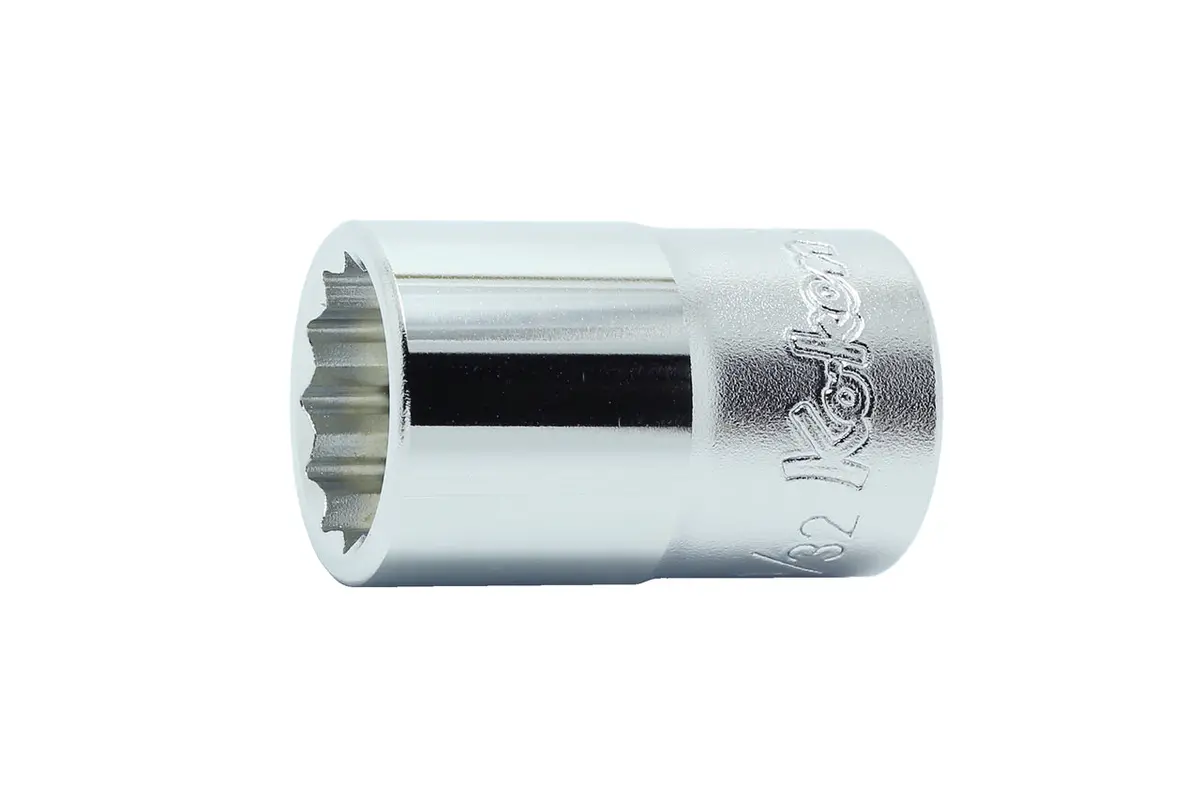 1/2 Sq. Dr. Socket  21/32 12 Point Length 37Mm 1
