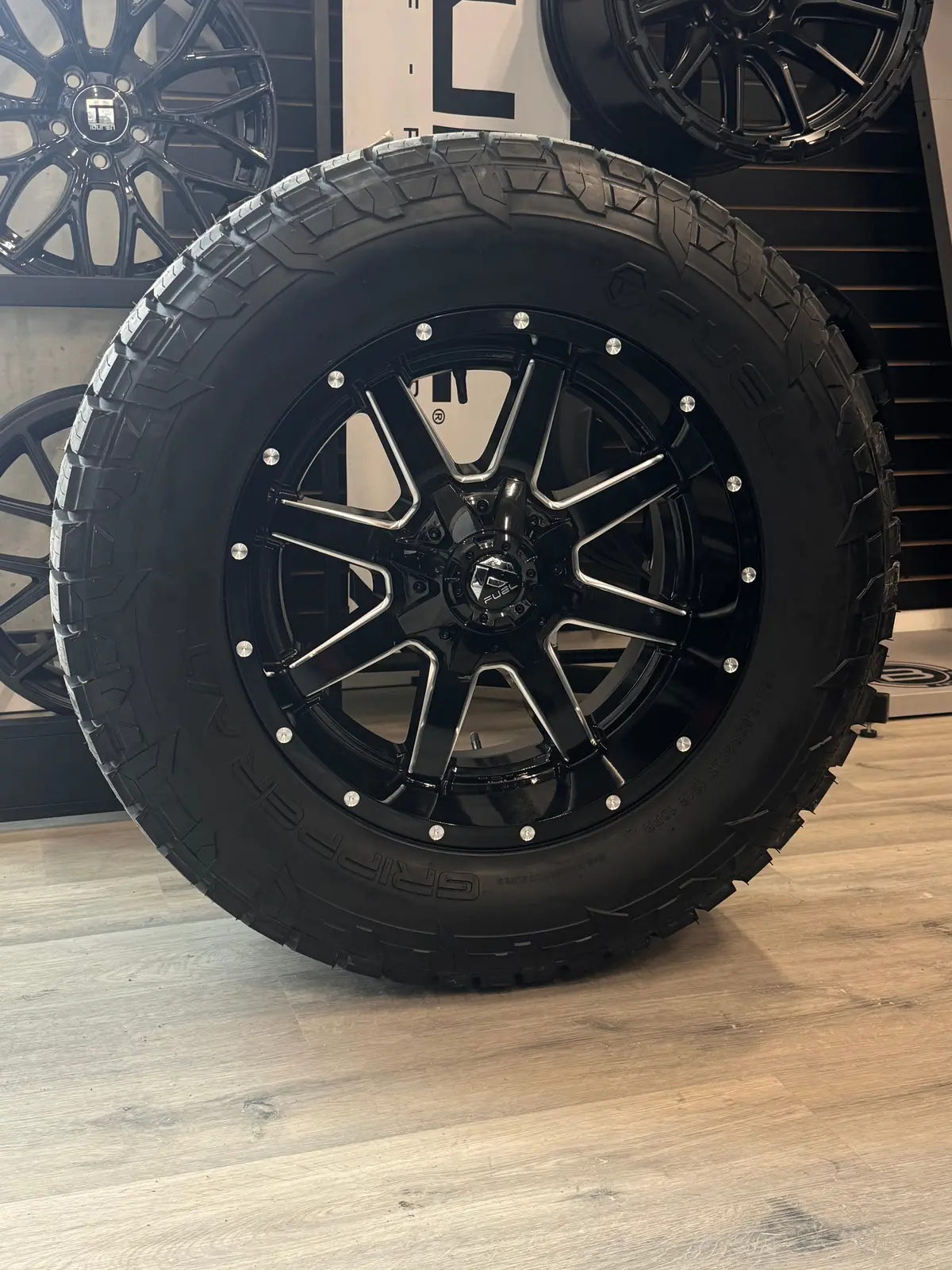 ( Set Of Four ) Fuel Maverick 20X10 -18 8X165.1 125.1 Gloss Blk Mill | 35X12.50R20 Fuel Gripper At 1