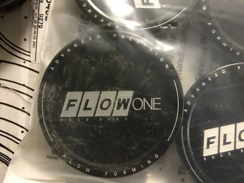 Set Of 4 Flow One Wheel Center Caps 1