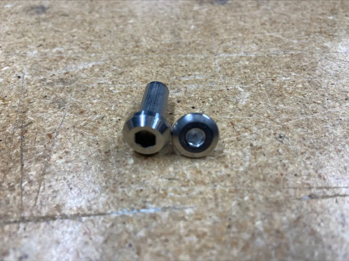 Bottom Pair-Screw For Horizon Rear Suspension 1