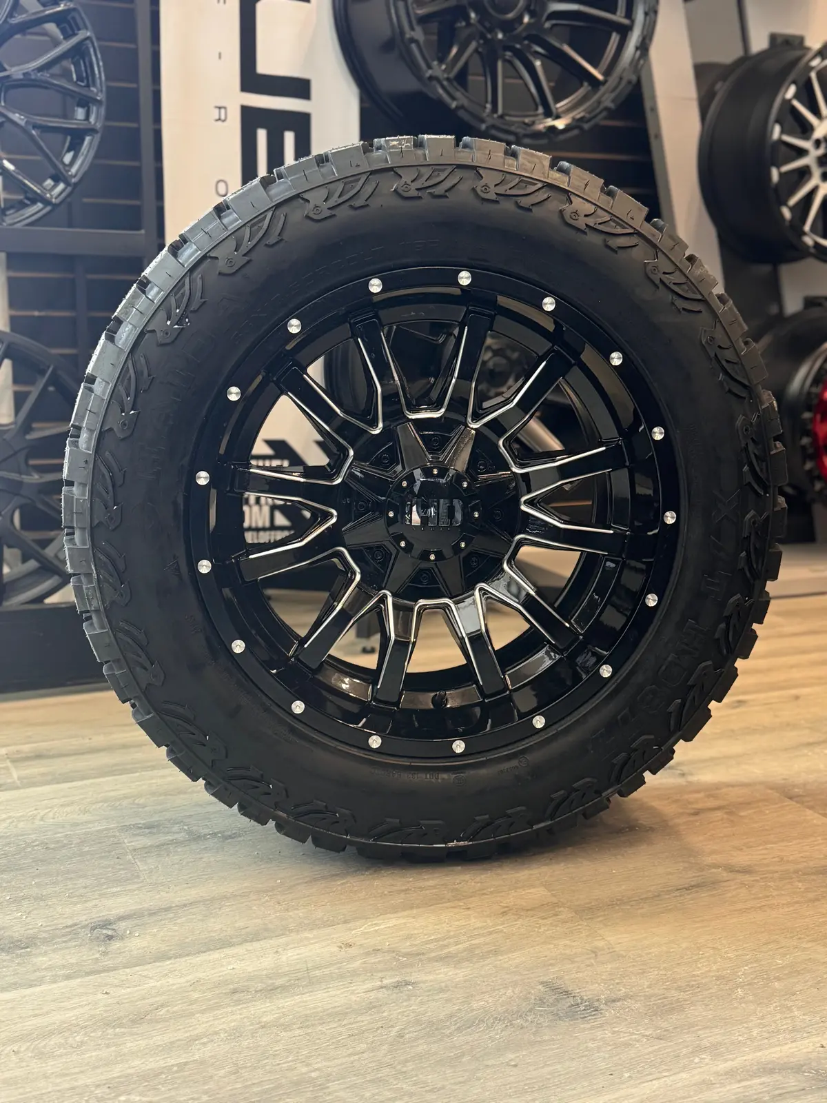 (Set Of Four) Fast Hd Traxx Gloss Black Milled 20X10 -18 6X135/6X139.7Mm 95.1Mm | Lt 33X12.50R20 Haida Xt 877 3Pms 1