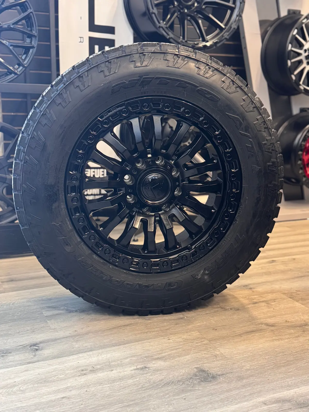 (Set Of Four) Fuel Rincon Matte Blk With Gloss Blk Lip 20X9 8X165.1 +20 125.1Mm | Nitto G2 275/65R20 3Pms 1