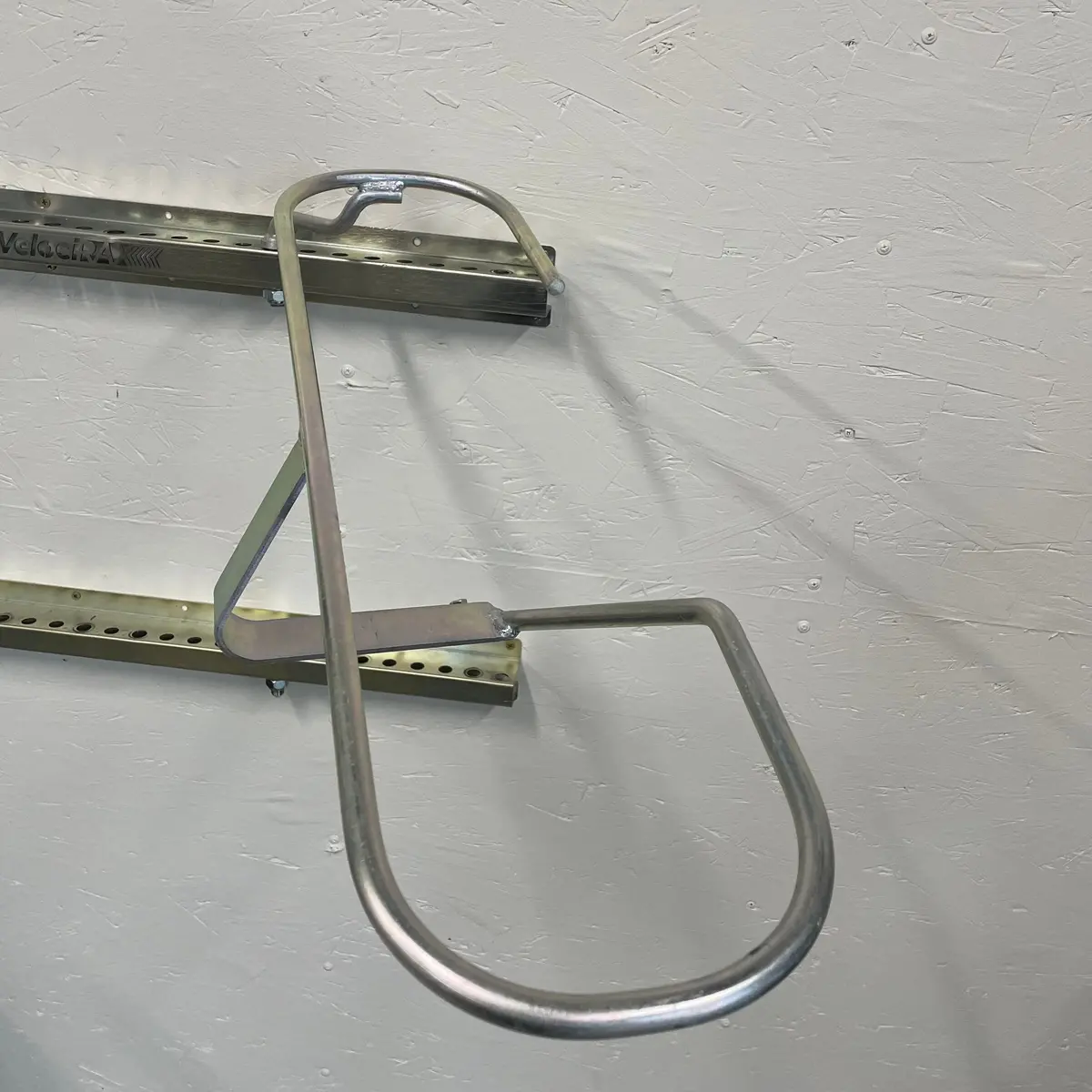 Tilt & Pivot Fat Tire Basket (1) 1