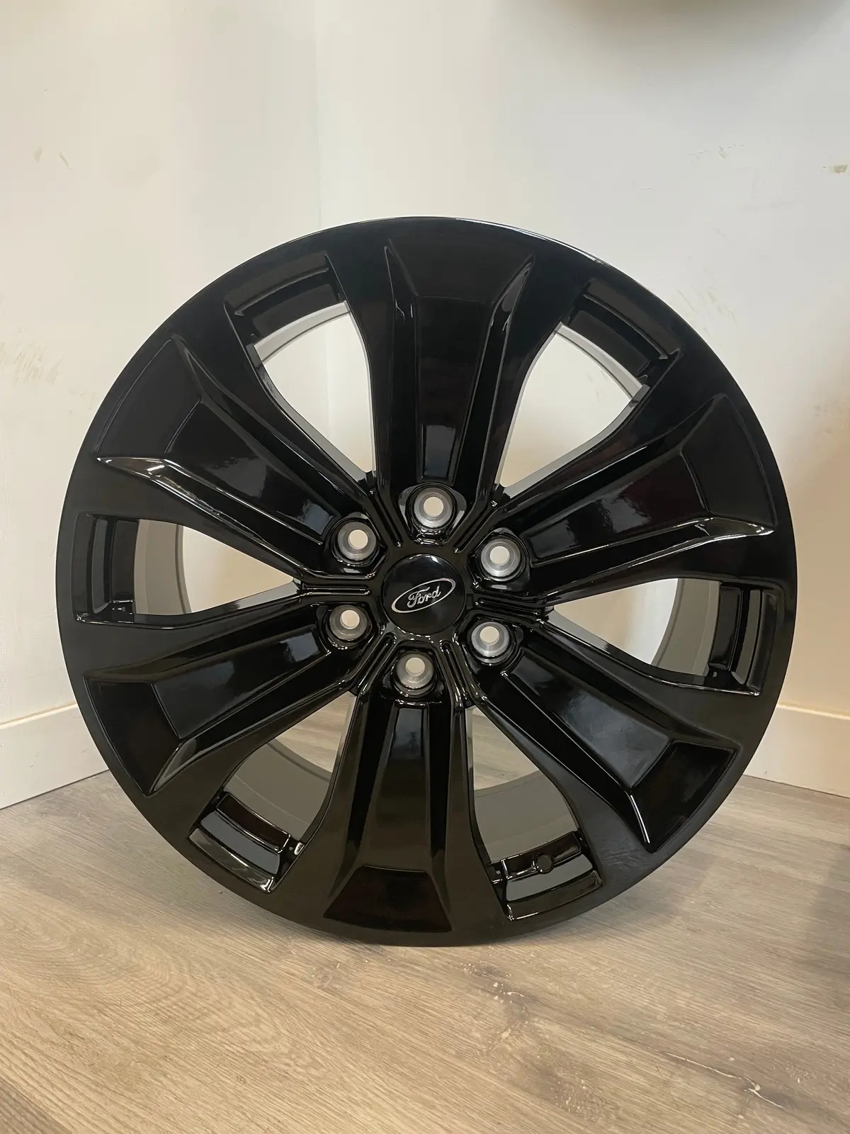 R250 Oem Lariat Reps Ford F150/Expedition Gloss Black | 18X8.5 +44 6X135 1