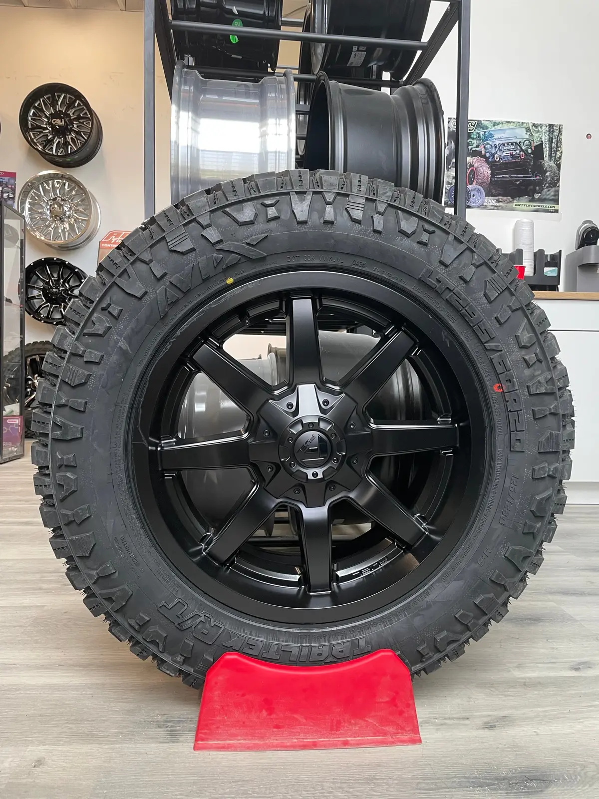 (Set Of Four) Fuel Maverick 20X9 6X135/6X139.7 +19 Matte Blk  | 295/60R20 Avix Trailtek R/T Rugged Terrain 12Pr ( Silverado, Sierra, Yukon, Tahoe, Ram , F150 ) 1
