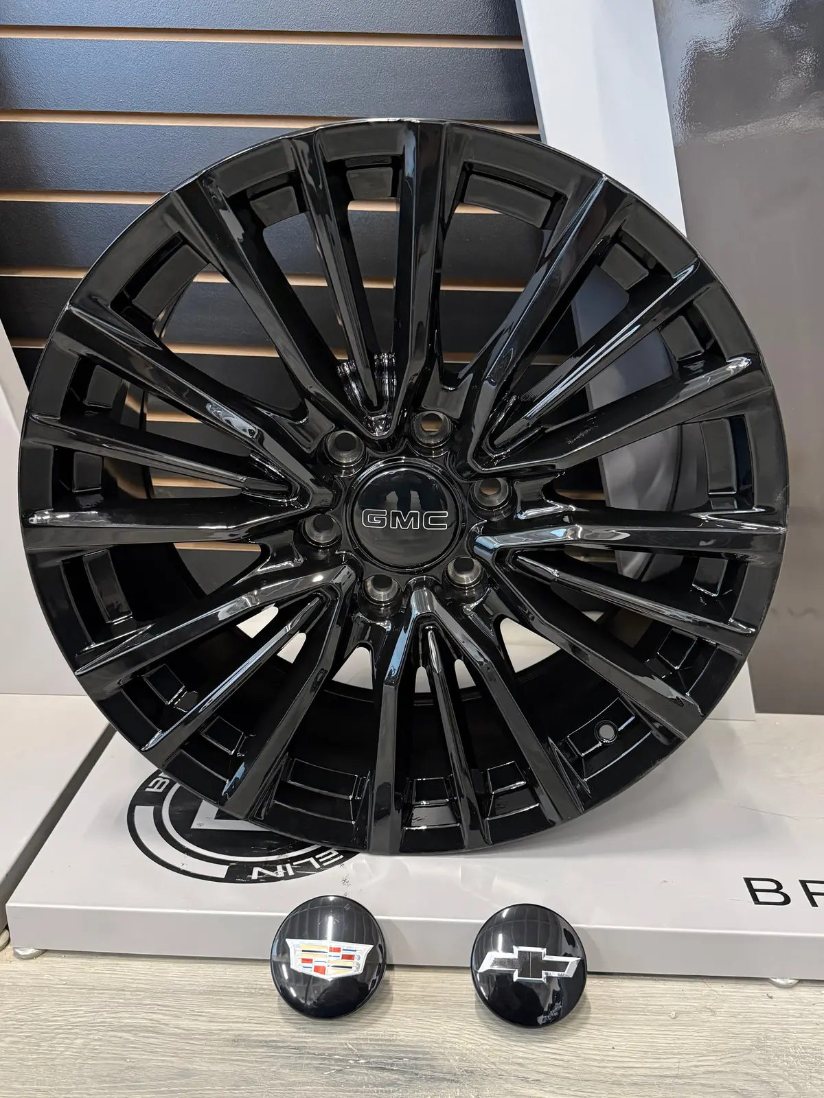 Oem 330 Gmc/Chevy/Cadillac Gloss Black Reps 20X9 +27 6X139.7Mm 78.1Mm 1