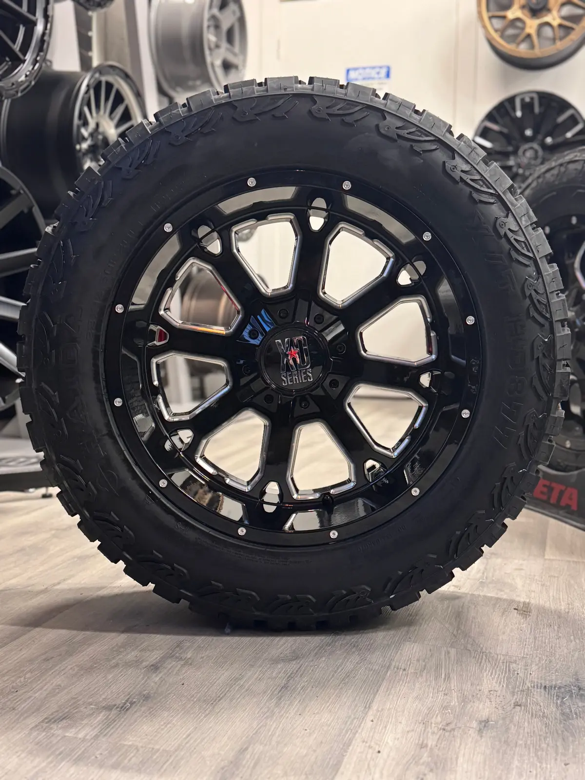 (Set Of Four) Xd Series Xd825 Buck Gloss Black Milled 20X10 8X165.1 -24 125.1Mm | Haida Hd 877 X/T All Terrain| Lt 33X12.50R20 (12Ply) 1