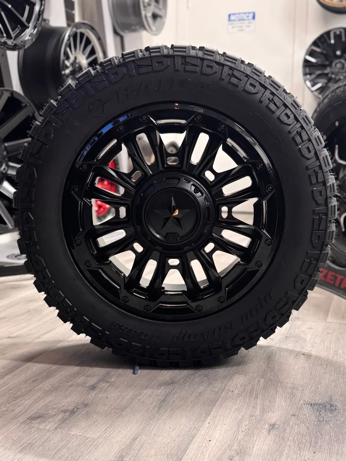 Xd Bomber Matte Blk With Gloss Blk Ring 20X9 6X135/6X139.7 +20 106.1Mm | Haida Hd 869 Mud Champs Lt 275/60R20 3Pms ( Floating Caps ) 1