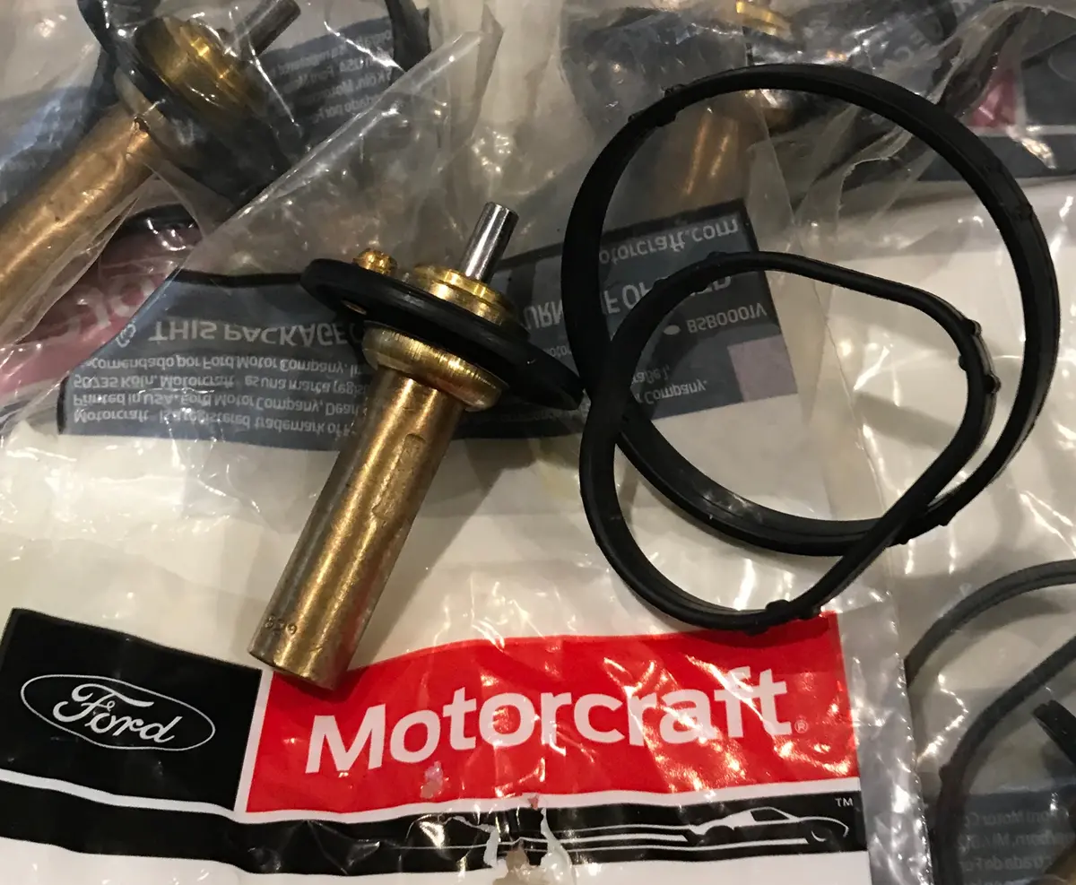 Motorcraft 180 Degree Thermostat Assembly 2014-2019 Fiesta St 1