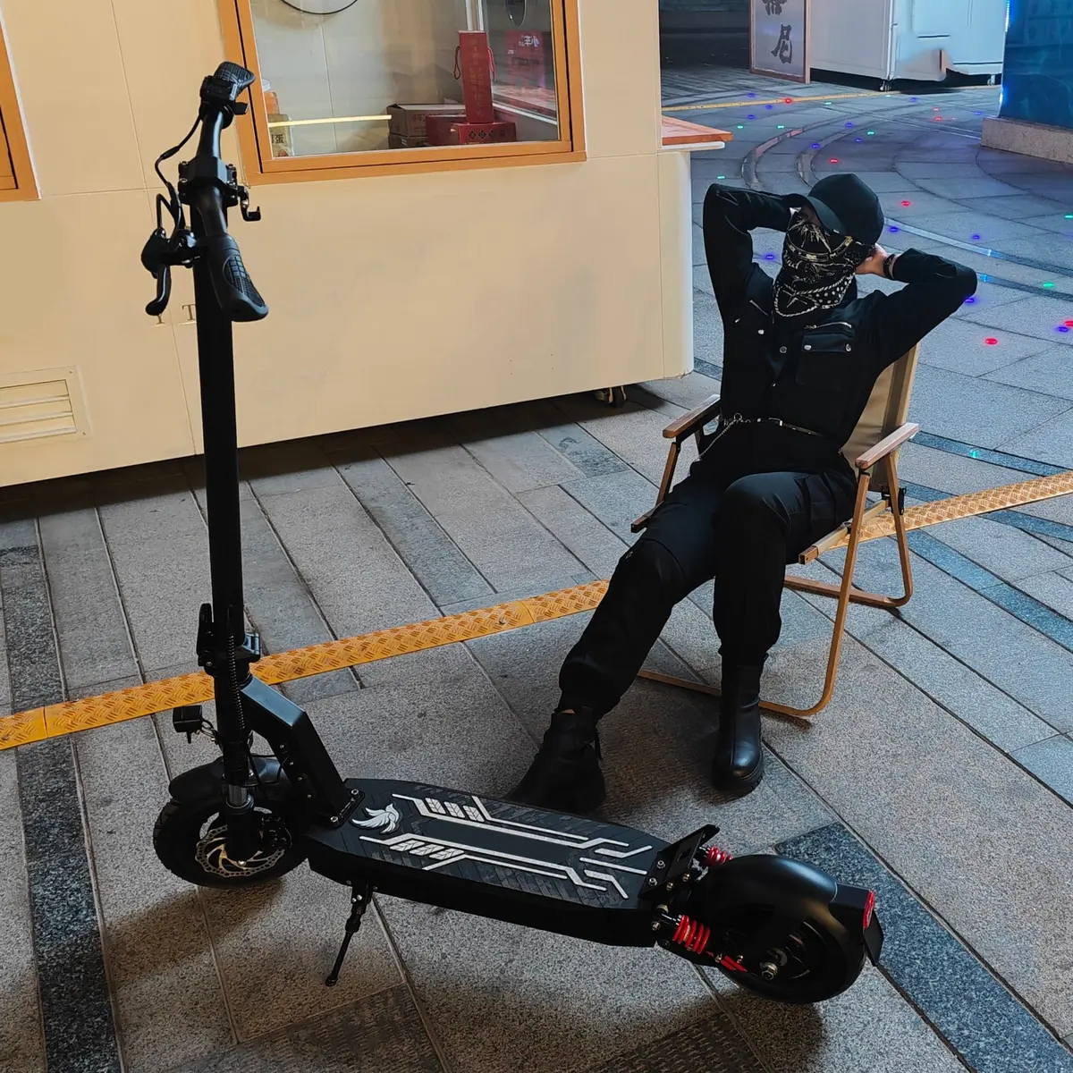 Redsky Volt Escooter | 65 Km Range | Up To 35 Km/H Speed | Cruise Control 1