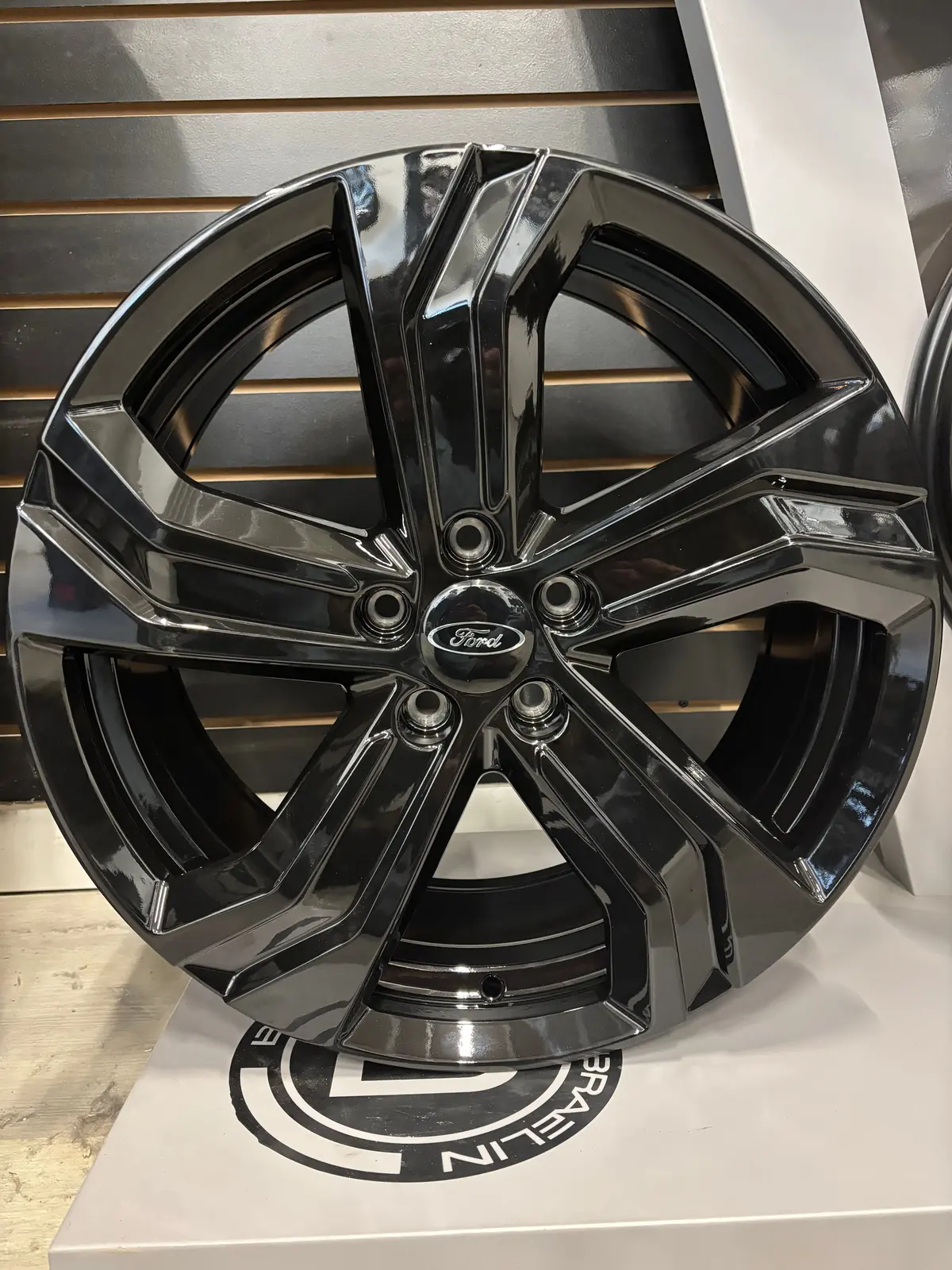 Ford Escape/Ford Edge/ Volvo Oem Reps 236 Gloss Black 18X8 +45 5X108mm 63.4Mm 1