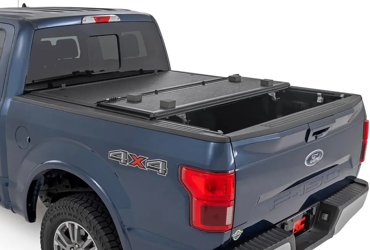 Impact Series - Premium Hard Tri-Fold Tonneau Cover ( Ford F-150 6.5 Bed 2015-Now ) - Rough Country 1