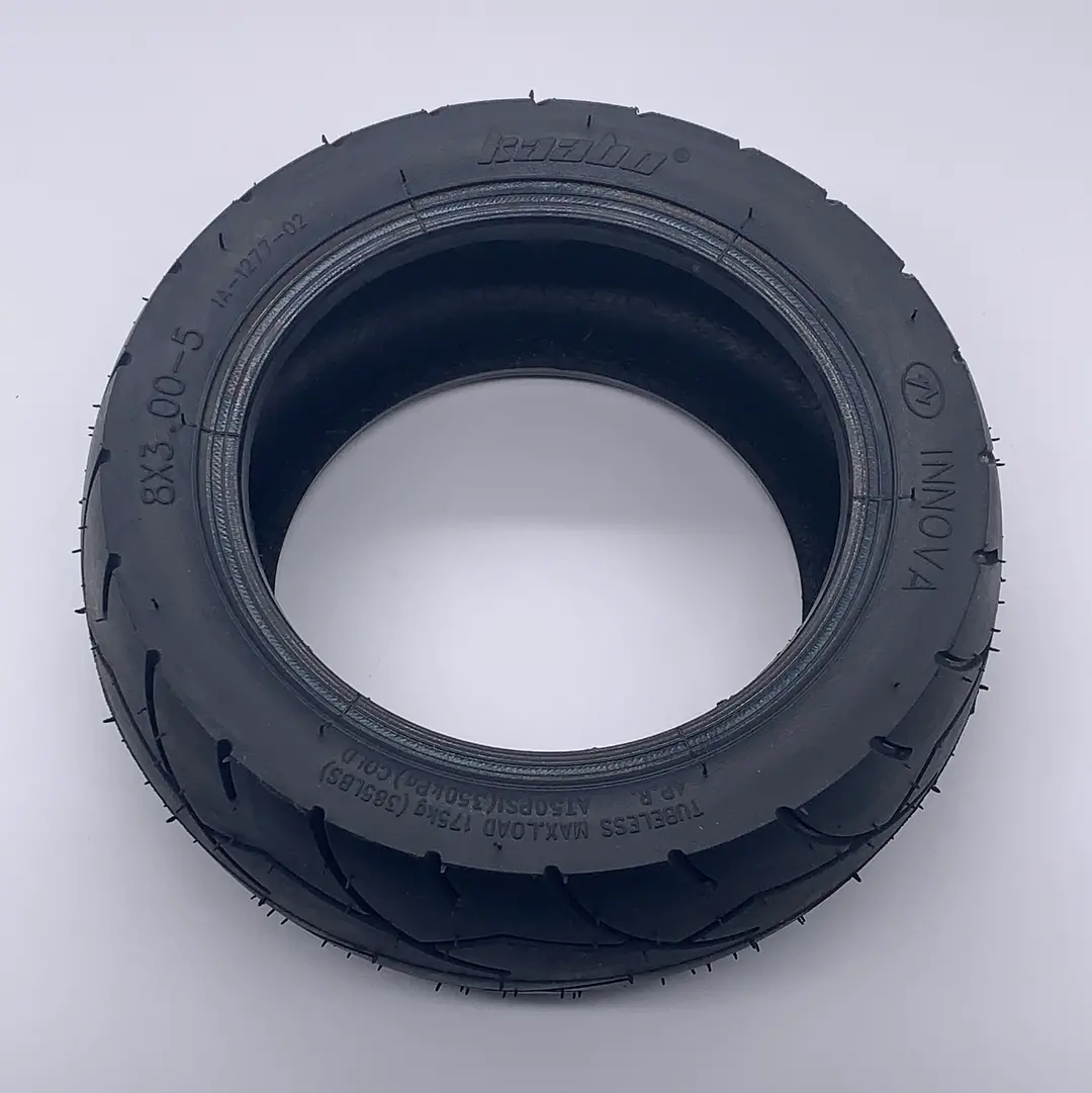 Mantis 8 Tubeless Air Tire 1