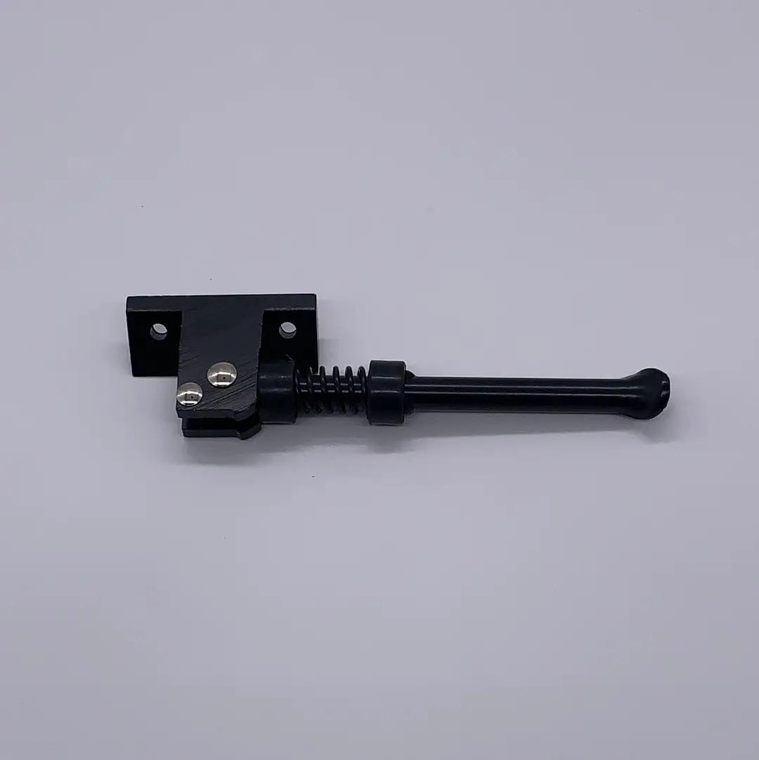 Mantis Kick Stand 1