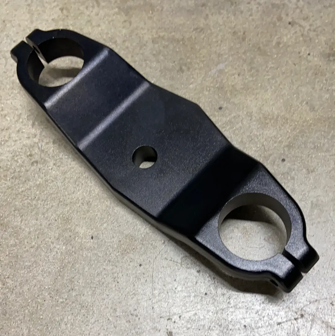 Wolf Front Shock Absorbing Retainer-Lower 1