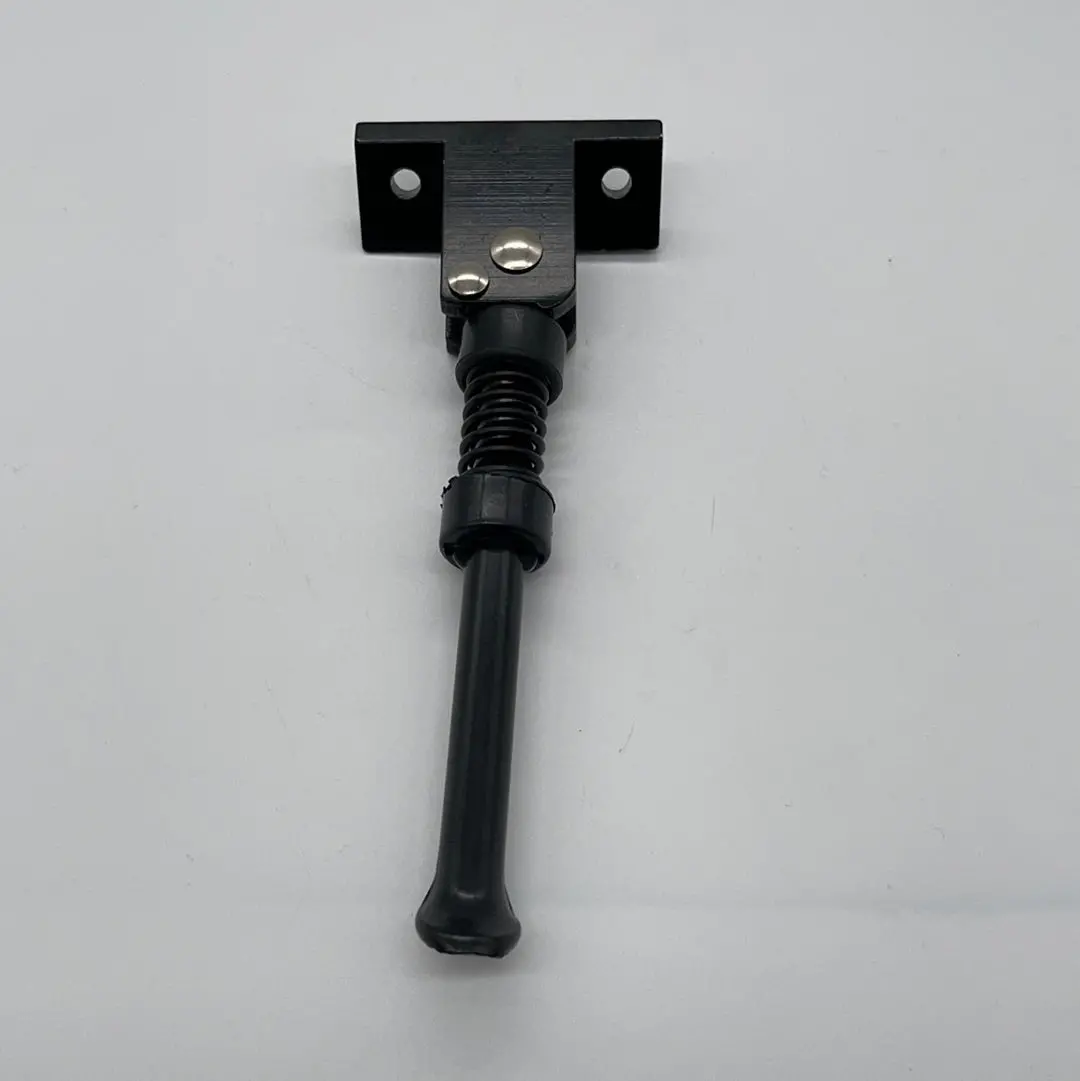 Mantis 8 Kick Stand 1