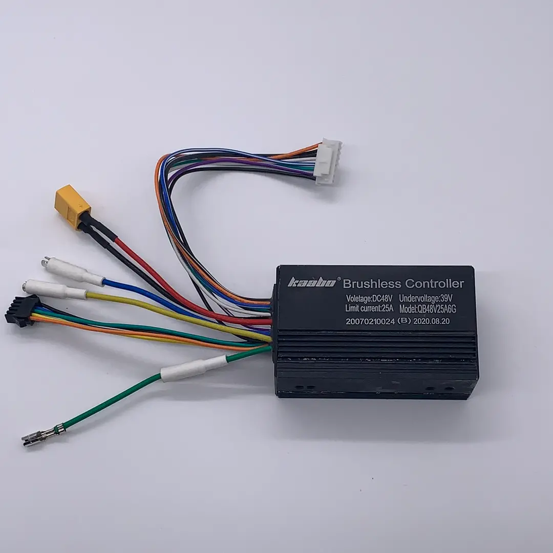 Mantis 8 Controller 48V 25A Front (B) 1