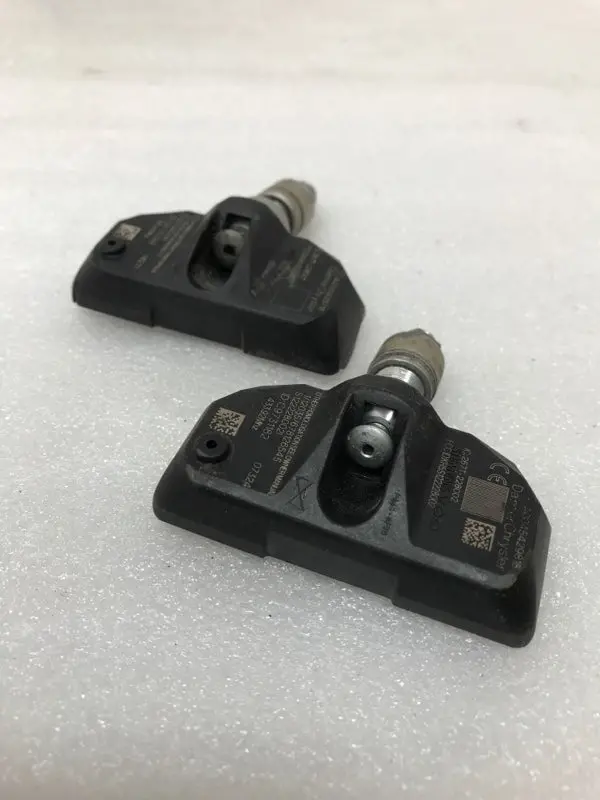 Set Of 2 Mercedes Benz Tpms 315 Mhz A0045429818 1