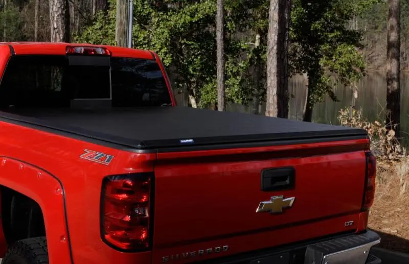 Lund Hard-Folding Tonneau Cover For 2015–2017 Chevrolet Colorado Fleetside (5' Bed) – Matte Black 1